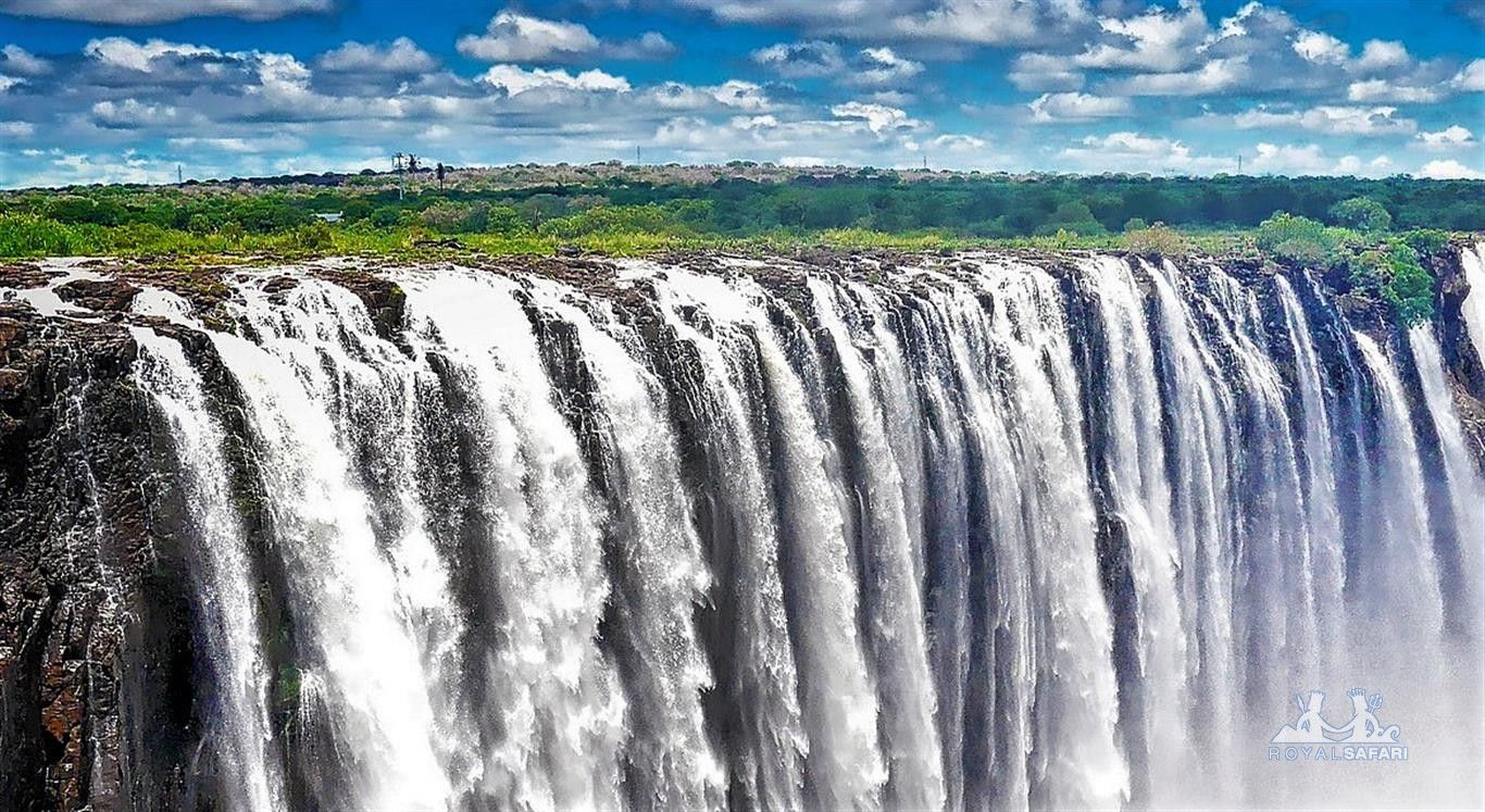 День 1. Йоханнесбург - Ливингстон - водопад Виктория - р. Замбези